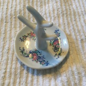 1989 A.E.P Inc Floral Ribbon Ceramic White Jewlery Display Trinket Small